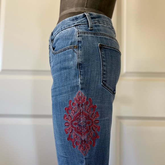 Chico’s So Slimming Girlfriend Ankle Jeans 00R Red Embroidery Stretch - Picture 5 of 11